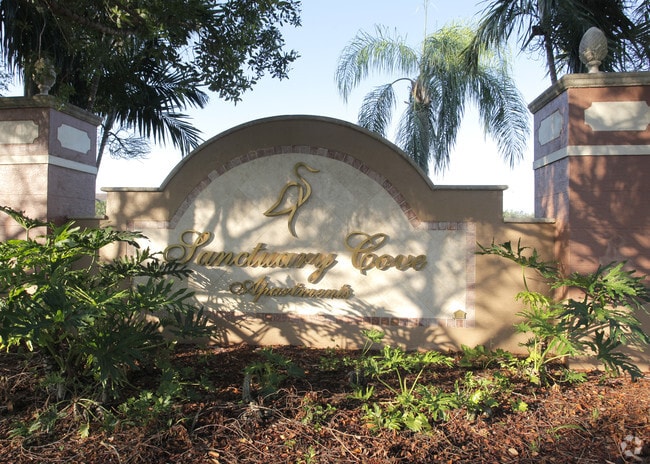 Sanctuary Cove Apartments