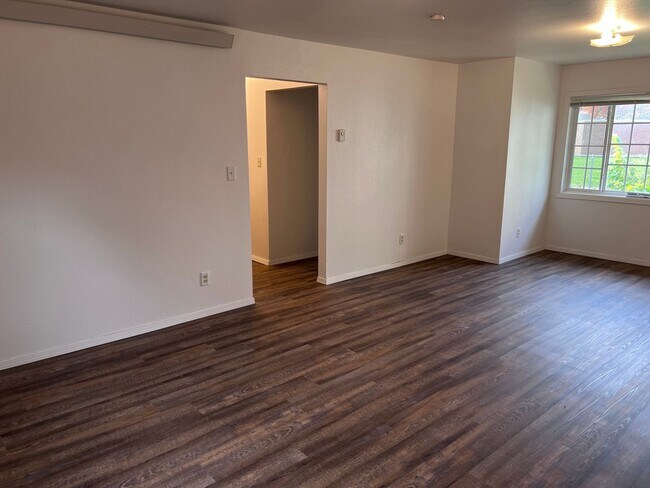 Photo - 234 S Elmwood Ave