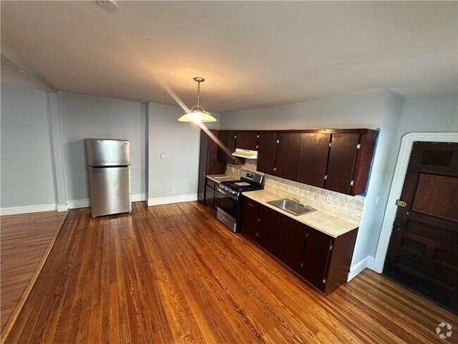 Building Photo - 52 W Hunt St Rental