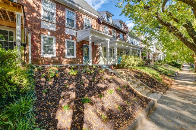 Photo - 2312 Rosewood Ave Unit ID1386035P