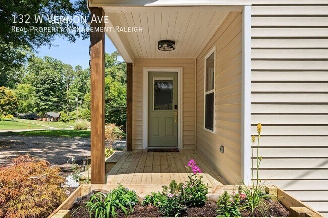 Photo - 132 W Vernon Ave