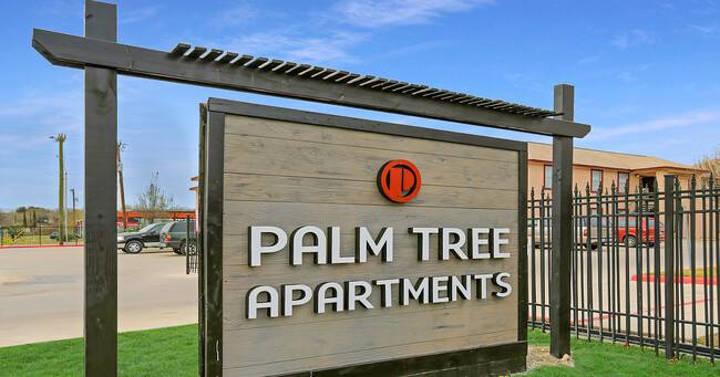 The Palm Tree Apartments - The Palm Tree Apartments