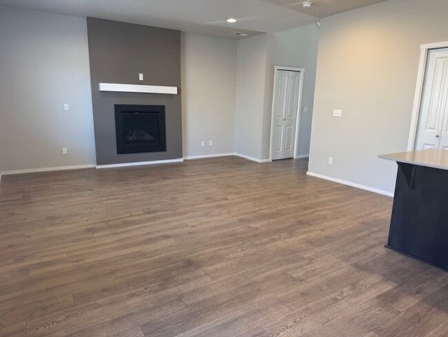 Photo - MOVE IN SPECIAL $1000 OFF FIRST MONTH'S RE...