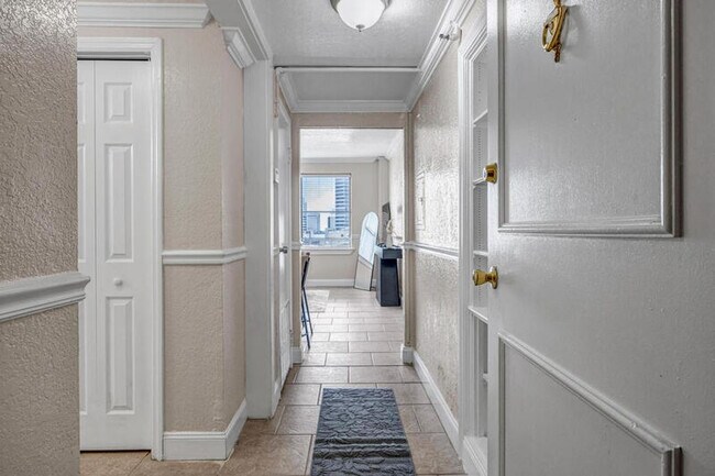 Photo - 311 W Ashley St Condo