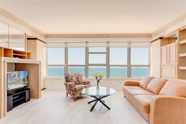 Building Photo - 4925 Collins Ave Unit 9D