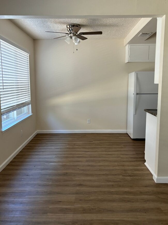 Photo - Auburn Green's  2 bedroon 1 1/2 bathroom