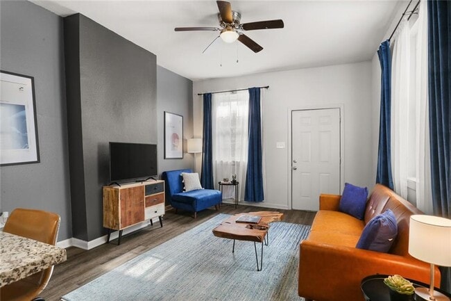 Photo - 1233 S Clark St