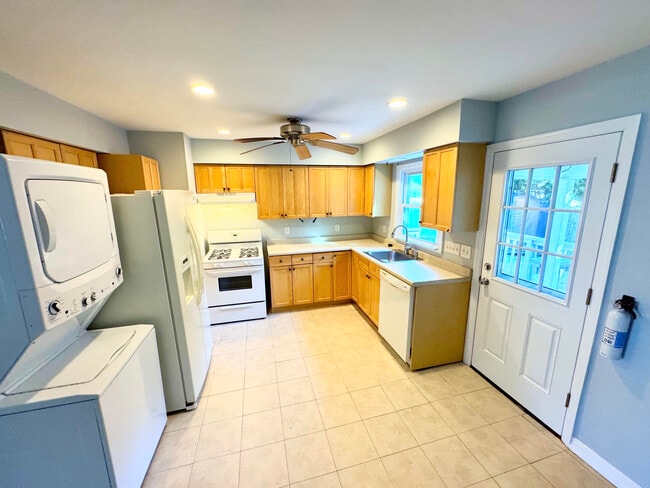 Photo - 1142 Roe Avenue
