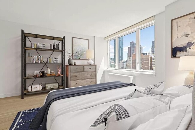 55 W 25th St Unit 1809