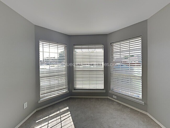 Photo - 9804 Southgate Dr