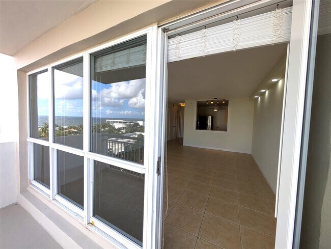 Photo - 133 N Pompano Beach Blvd Unidad 606