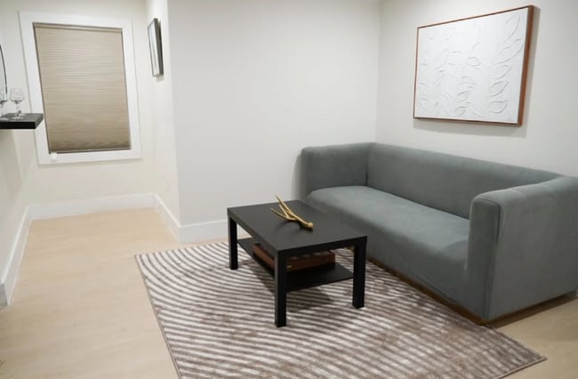 Photo - 466 Avon Ave Unidad 3