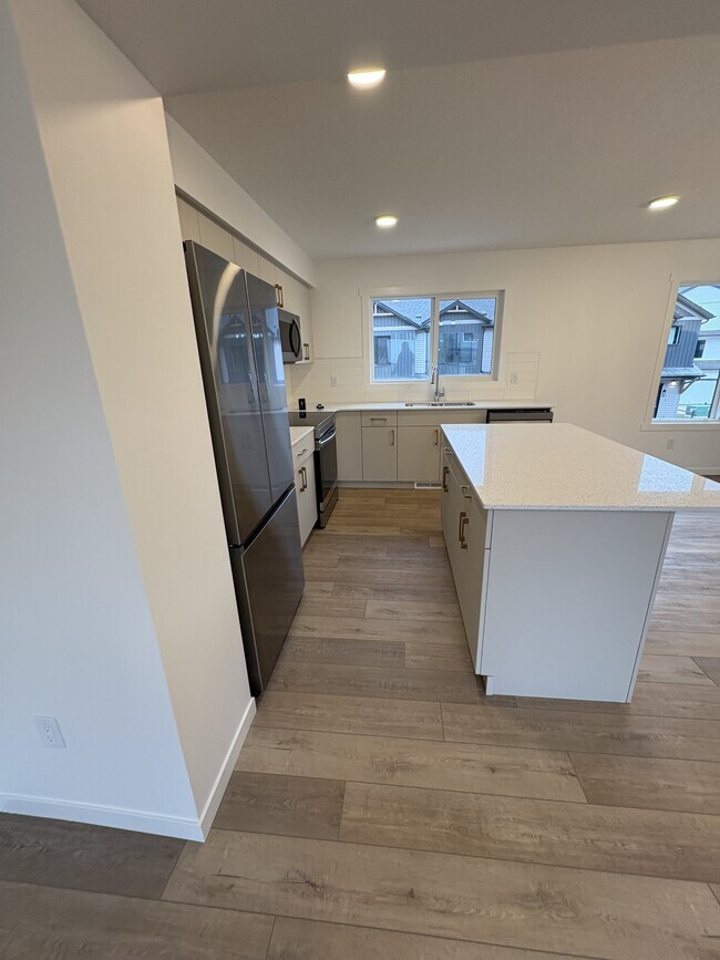 Photo - 1025 Secord Promenade