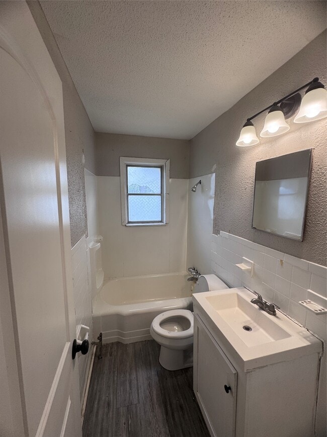 Photo - 1610 Mystic St