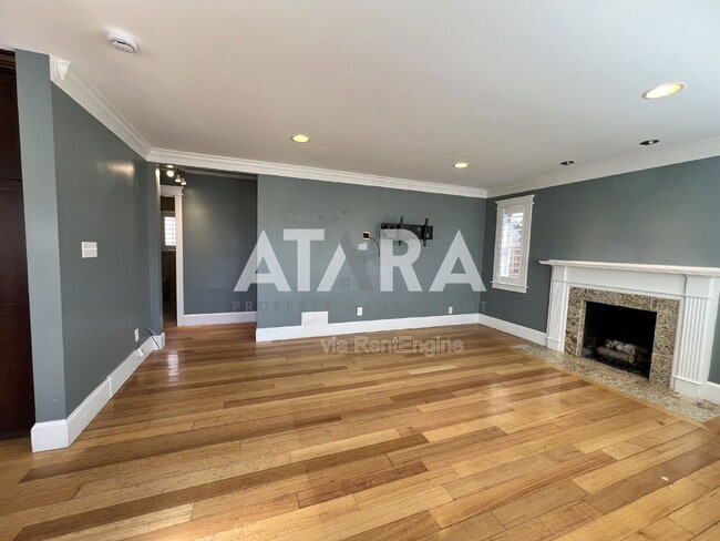 Photo - 2559 Wilmington Ave