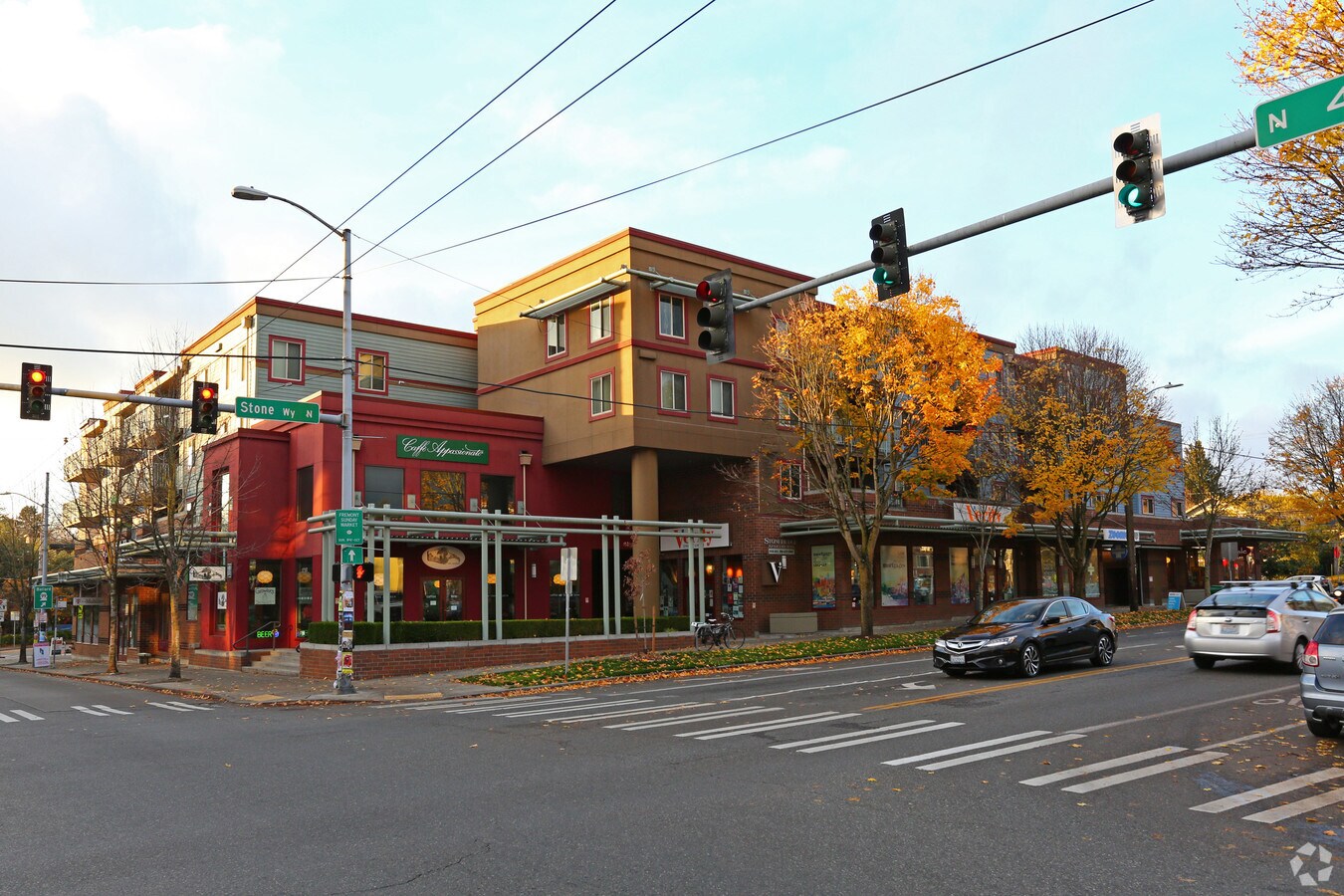 Stonehedge Apartments - Stonehedge Apartments