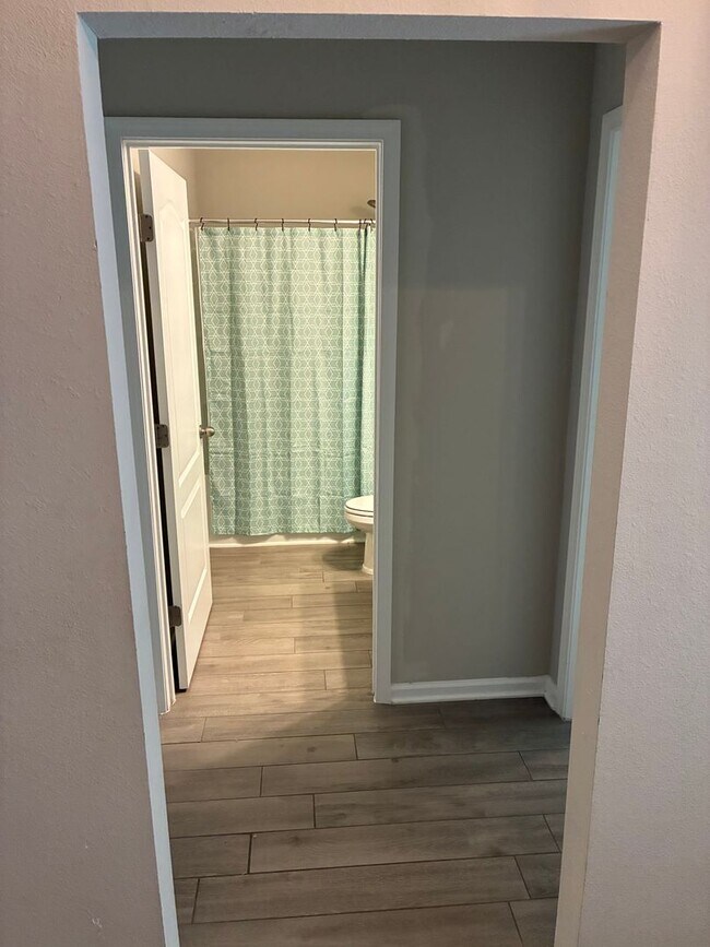 Photo - 107 Holm Pl