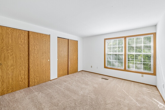 3BR, 2BA - 2,000SF - Primary Bedroom - Stoneridge Apartments