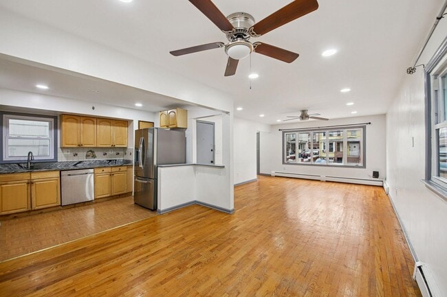 Building Photo - 13 Carlton Ave Unit 1