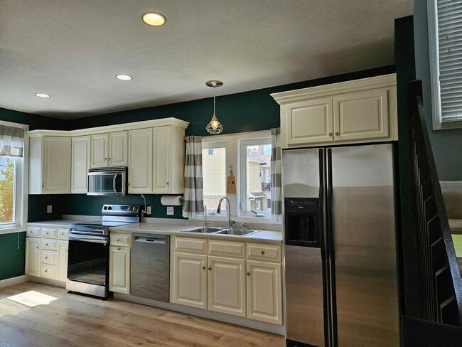 5105 River Rd