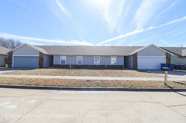 Photo - E 31st Ct Duplex Unit 12924