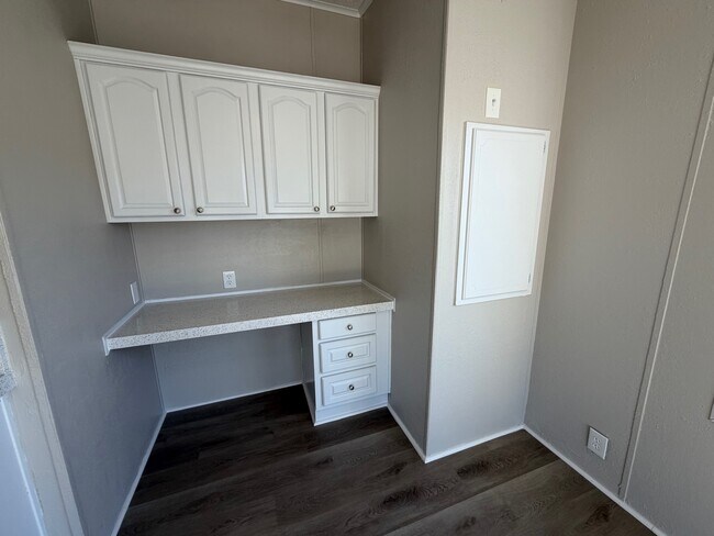 Photo - 2035 Red Cedar Dr