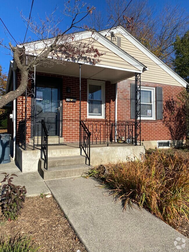 Building Photo - 121 S Twelfth St Rental