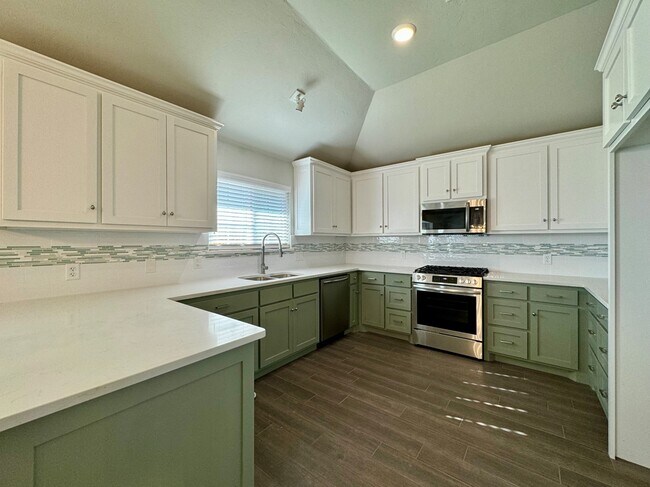 Photo - 9312 Pear St