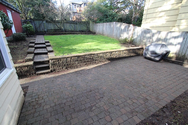Photo - BEAUTIFUL 2 BED, 1 BATH SEATTLE HOME FOR RENT W EASY COMMUTE