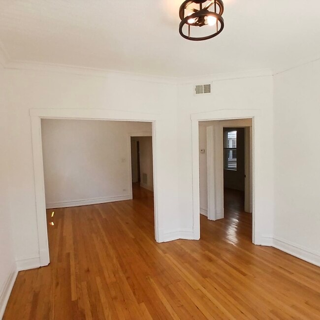 Photo - 4652 W Palmer St Unit 1