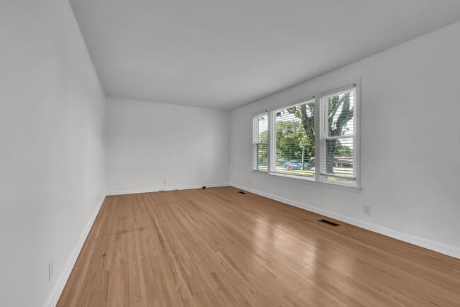 Photo - 231 Alfred Dr