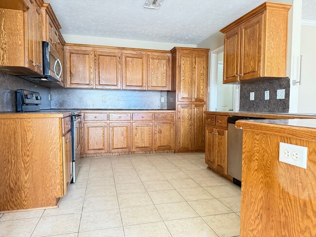 Photo - 2413 Versailles Dr