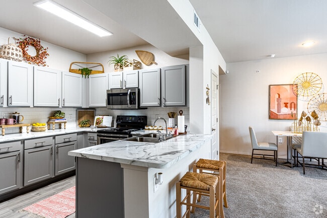 1BR, 1BA - 879SF