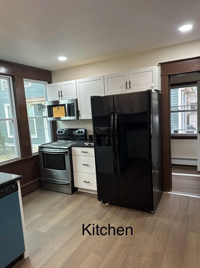 307 Race St
