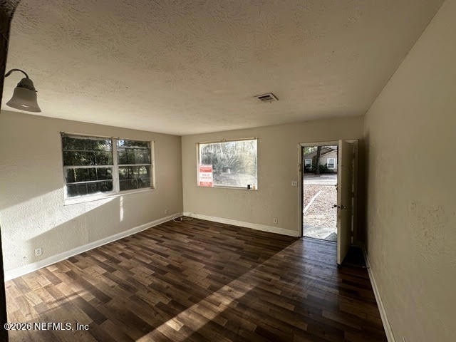 Photo - 7527 Tampa Ave
