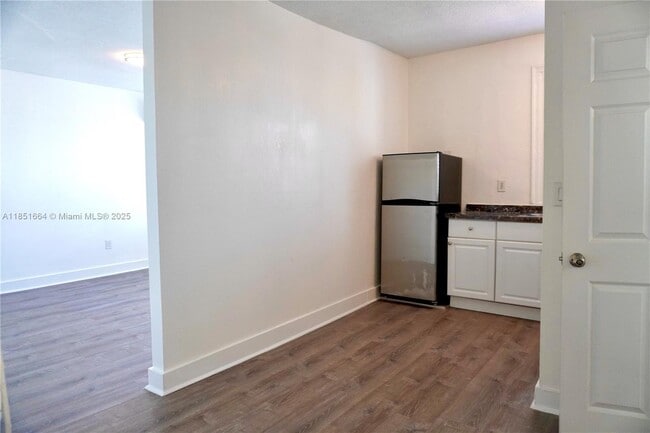 Building Photo - 501 SW 6th Ct Unit 324 Rental