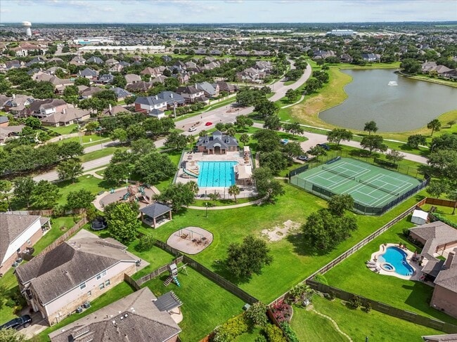 Photo - 621 Rocky Hollow Ln