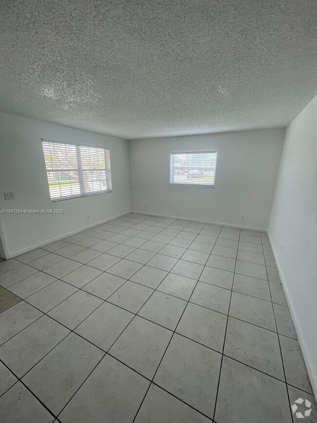 Building Photo - 6035 SW 37th St Unit 7 Rental