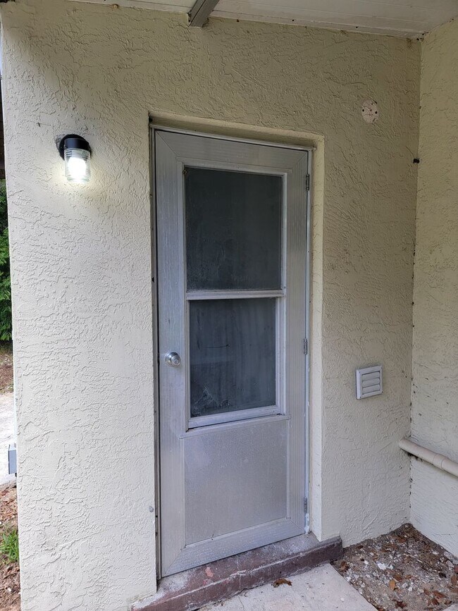 Industrial Style 2/1 in Inverness!!! House House Rental in