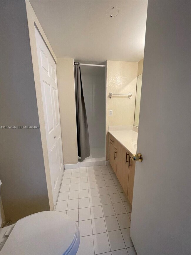 Photo - 4215 N University Dr Unit 304