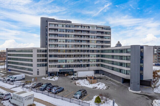 Photo - 5600 Sheppard Ave