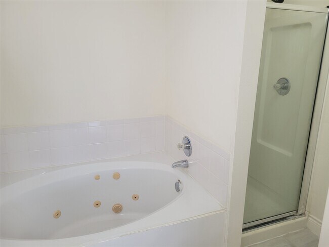 Photo - 8126 Golf Green Cir