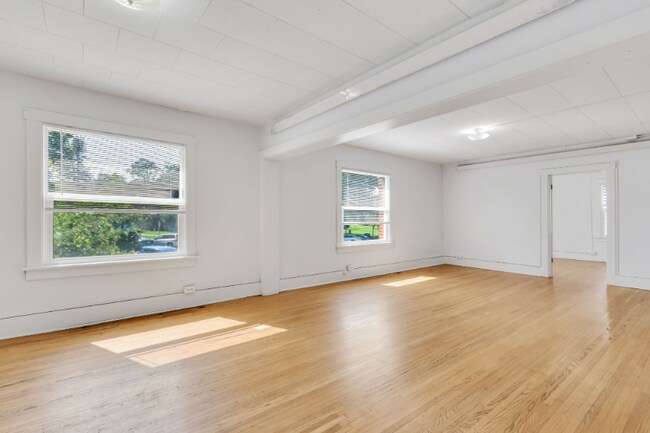 Photo - 1632 9th St Unit 4