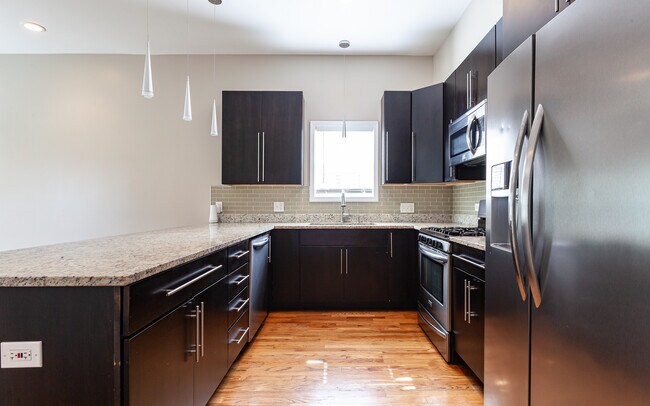 Photo - 3138 N Sawyer Ave