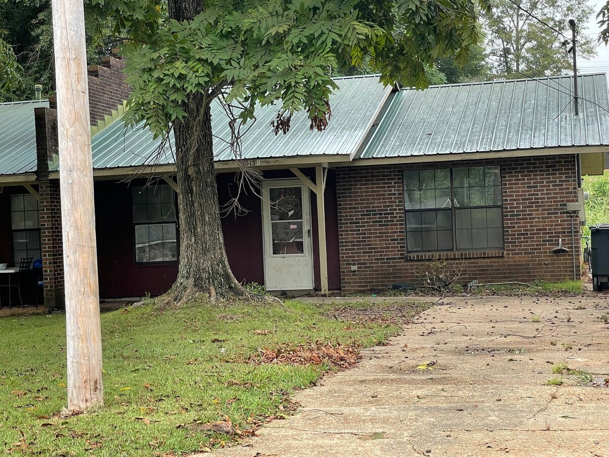 Photo - Cozy Duplex with Character in Opelika!