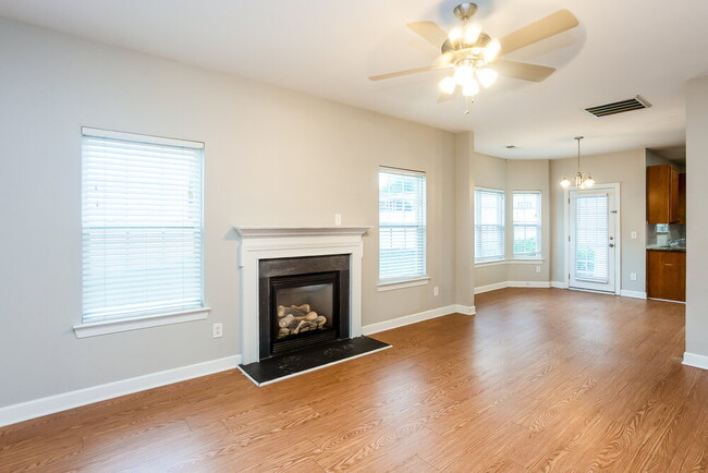 Photo - 2870 Island Point Dr NW