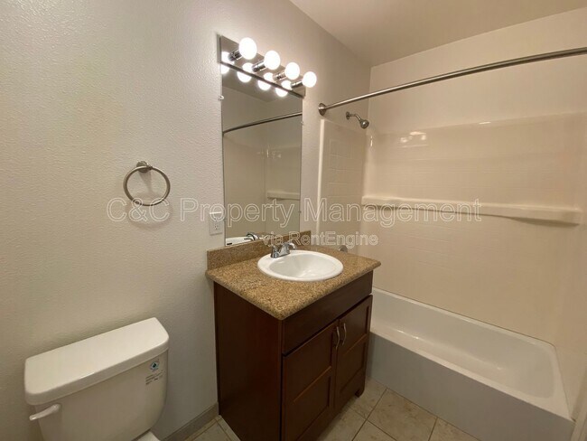 Photo - 3270 Del Monte Blvd Unidad 93