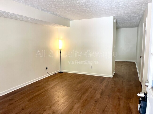 Photo - 135 Meadowbrook Ct Unidad C