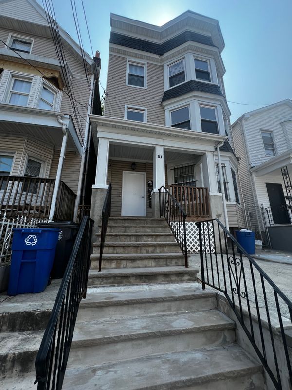 Building Photo - 81 2nd St Rental