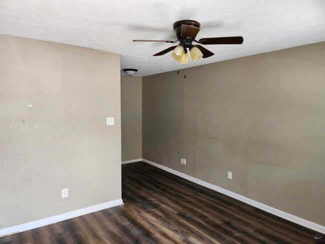 216 Tabor Dr